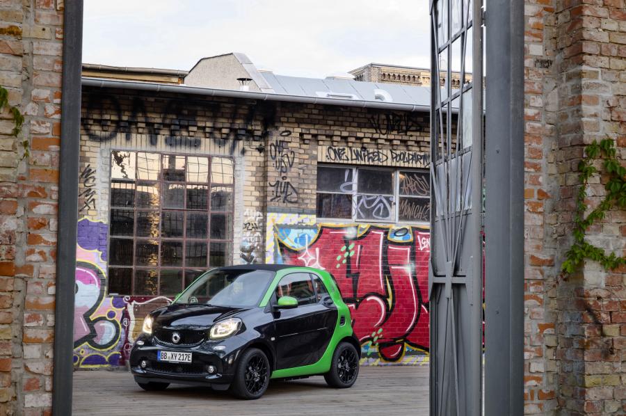  Smart ForTwo Prime Coupe Electric Drive 2017 года  (фото 27 из 48)